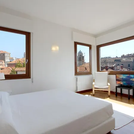 Grand Canal Terrace Palace شقة *
