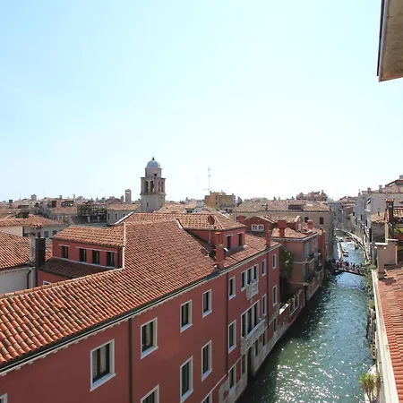 Grand Canal Terrace Palace *