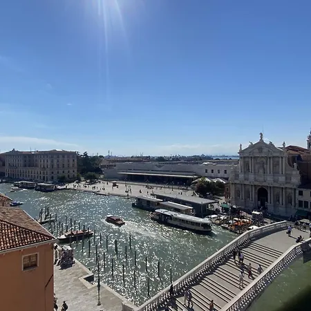 Grand Canal Terrace Palace *