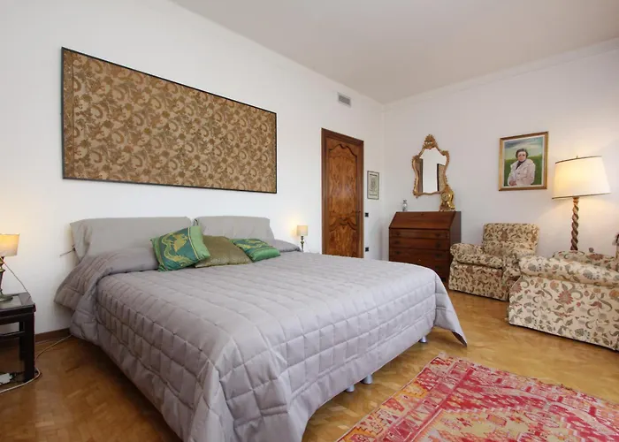 Grand Canal Terrace Palace *